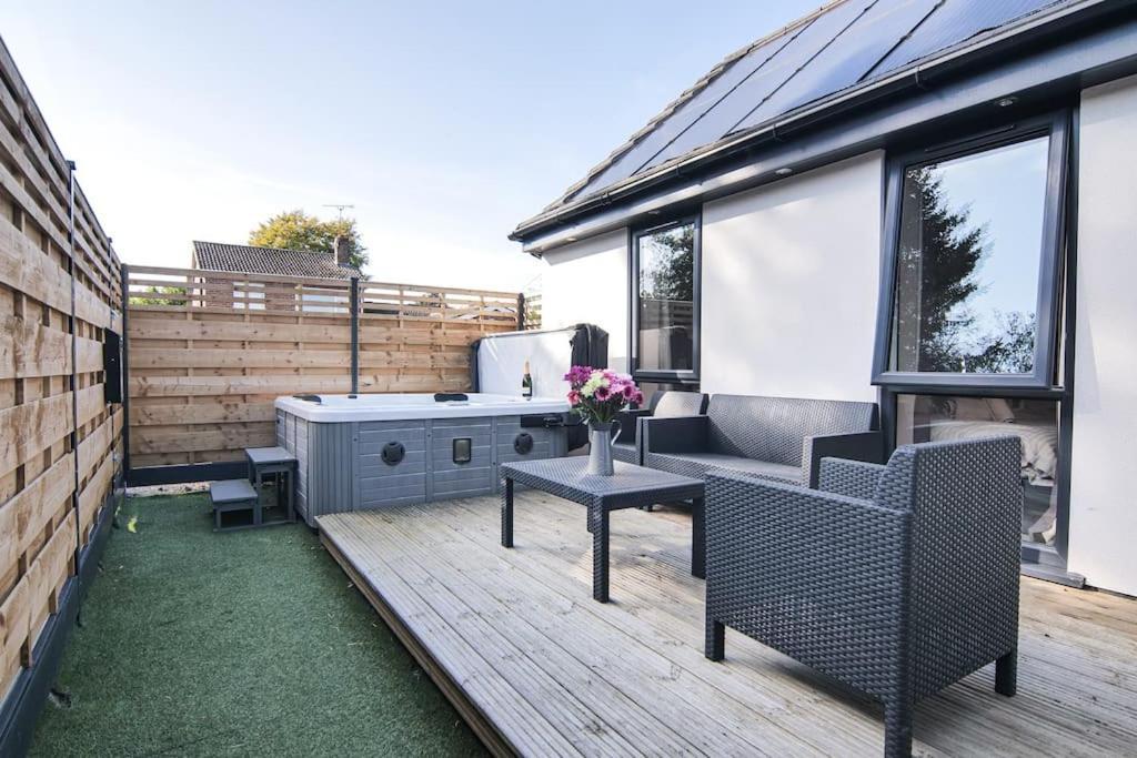 Hoxne Cottages - Sunflower Cottage With Private Hot Tub York Extérieur photo